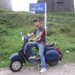 Thím Hà với Vespa cổ trên đèo Hải Vân